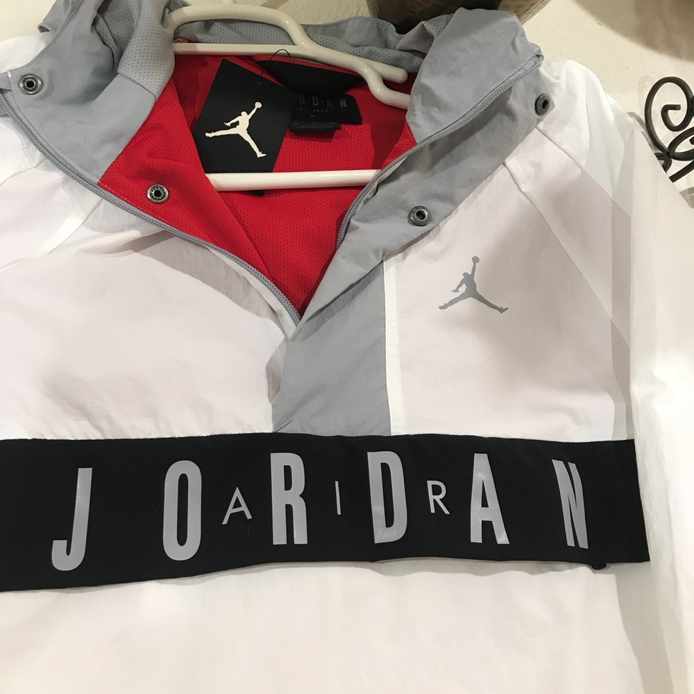 Nike Jordan windbreaker mens size M